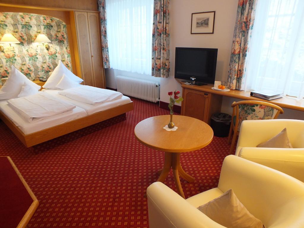 Hotel-Gasthof Zum Weyssen Roessle Шильтах Номер фото