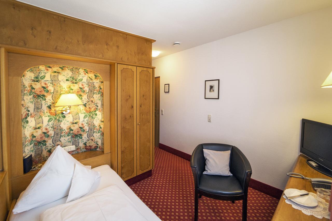 Hotel-Gasthof Zum Weyssen Roessle Шильтах Екстер'єр фото